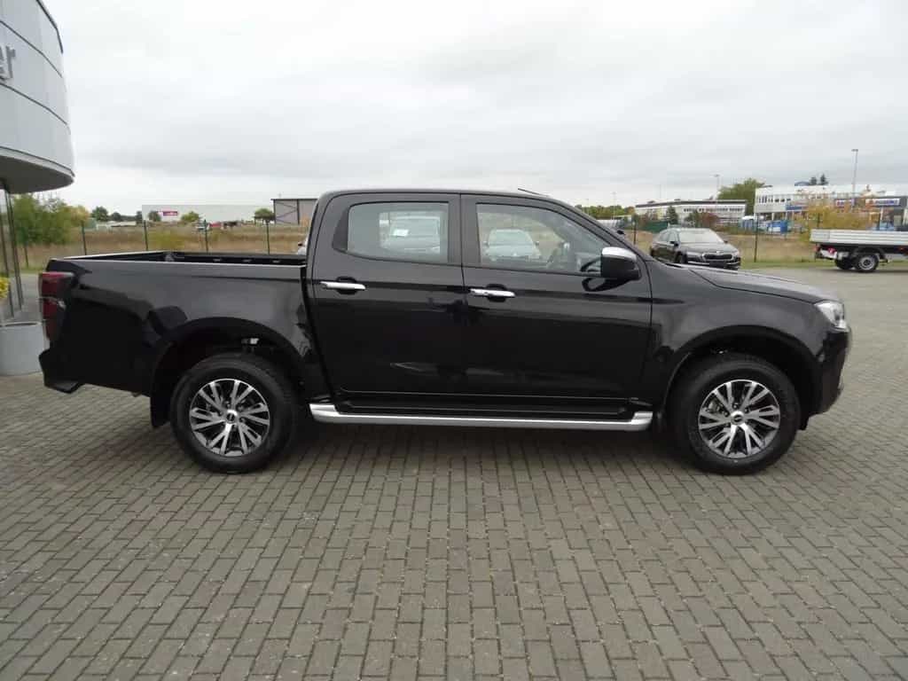 Isuzu D-Max Double Cab 4x4 Automatik 06/2025-photo-2