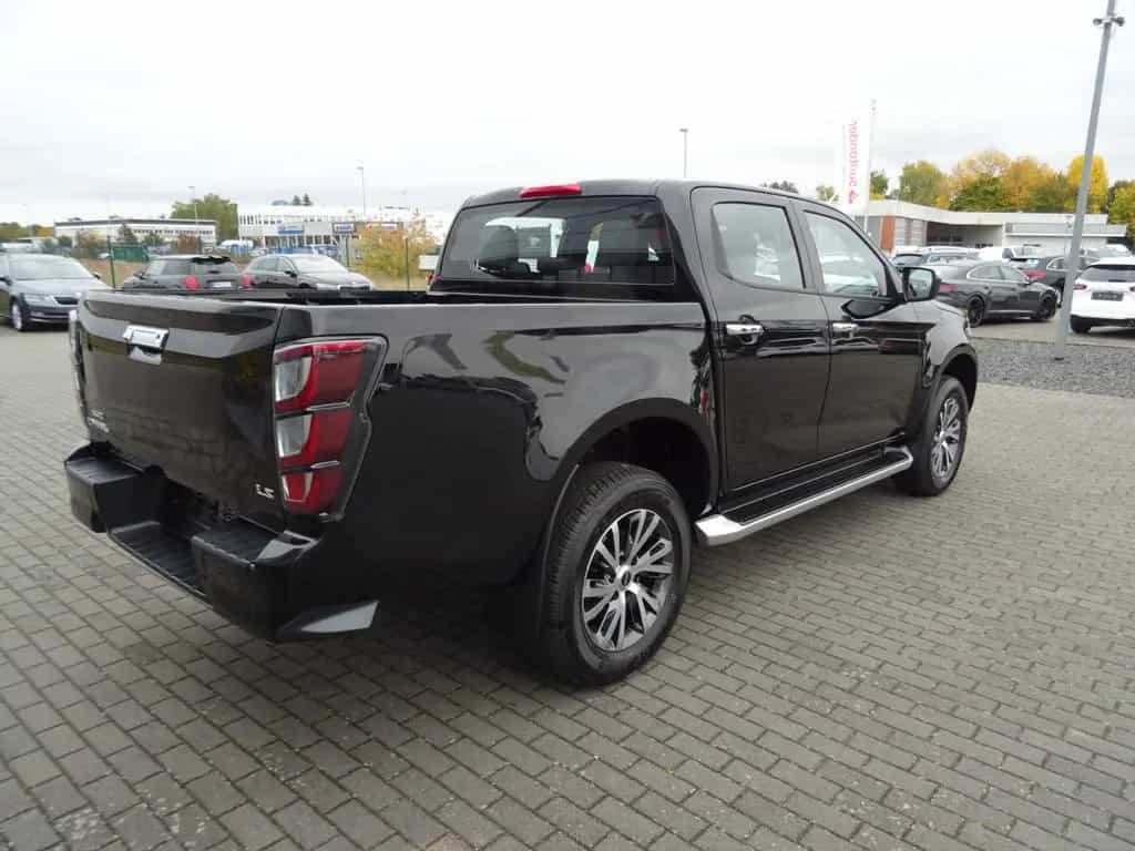 Isuzu D-Max Double Cab 4x4 Automatik 06/2025-photo-3