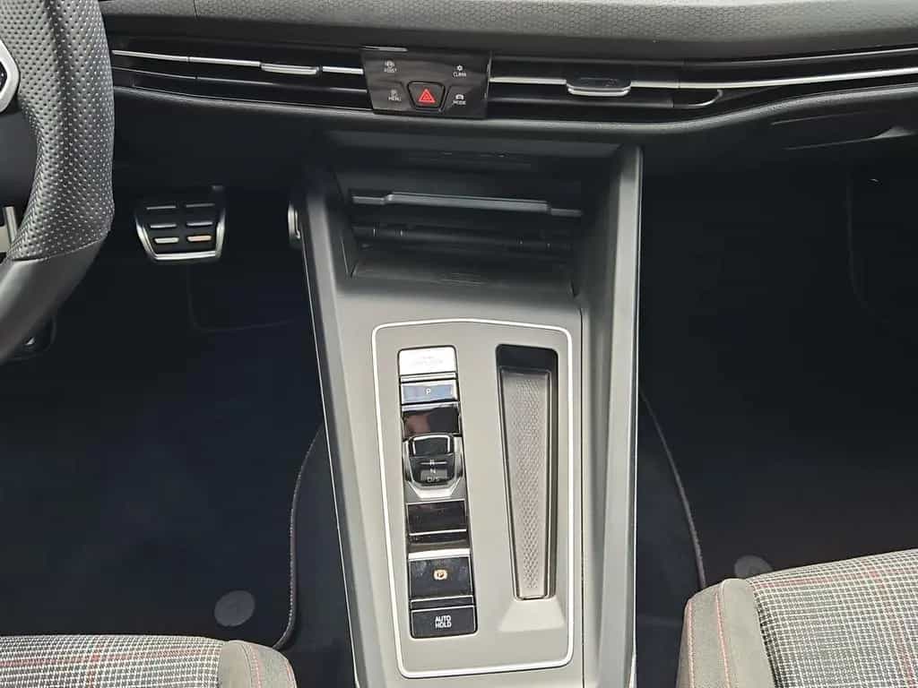 Volkswagen Golf VIII GTI 2.0 TSI ACC DCC Navi HUD Rückfahrk 09/2020-photo-10