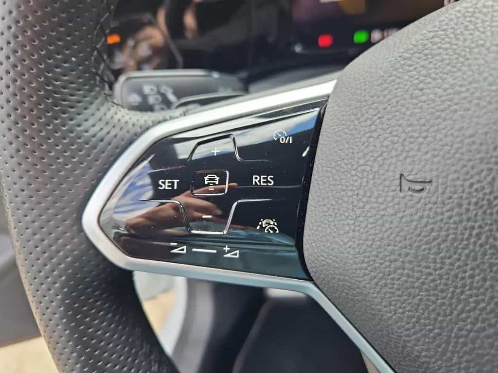 Volkswagen Golf VIII GTI 2.0 TSI ACC DCC Navi HUD Rückfahrk 09/2020-photo-13