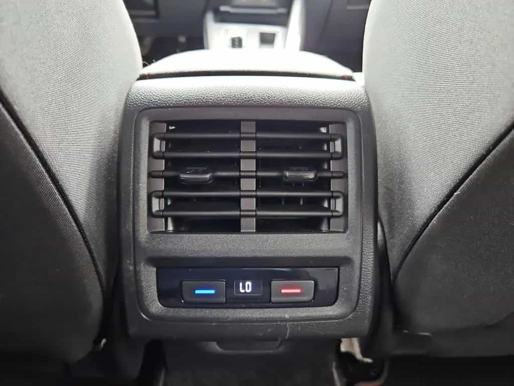 Volkswagen Golf VIII GTI 2.0 TSI ACC DCC Navi HUD Rückfahrk 09/2020-photo-18