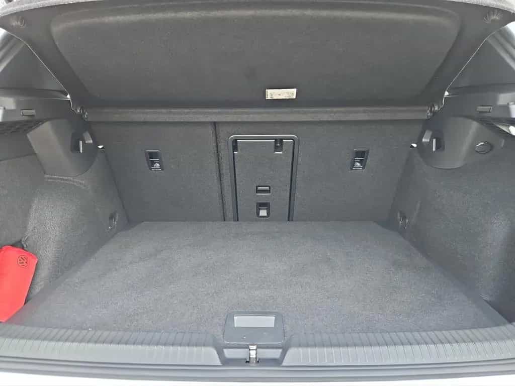 Volkswagen Golf VIII GTI 2.0 TSI ACC DCC Navi HUD Rückfahrk 09/2020-photo-19