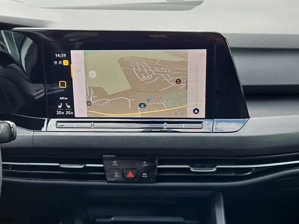 Volkswagen Golf VIII GTI 2.0 TSI ACC DCC Navi HUD Rückfahrk 09/2020-photo-9