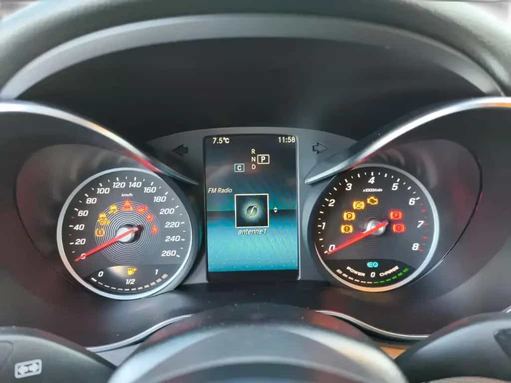 Mercedes-Benz C 200 Coupe AMG LED TOP ZUSTAND 06/2019-photo-13