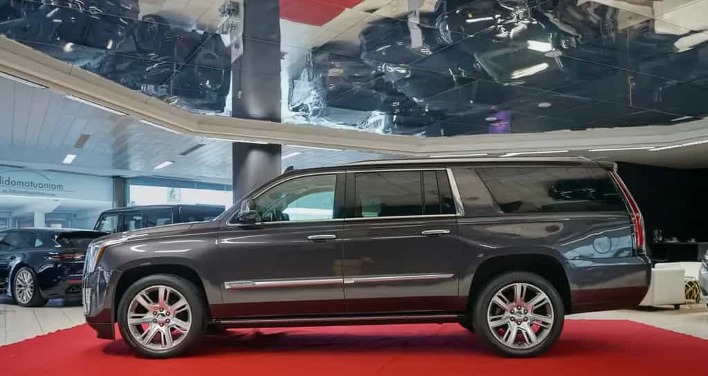 Cadillac Escalade MWST UNFALLFREI BOSE 8SitzerSchiebedach 02/2015-photo-4