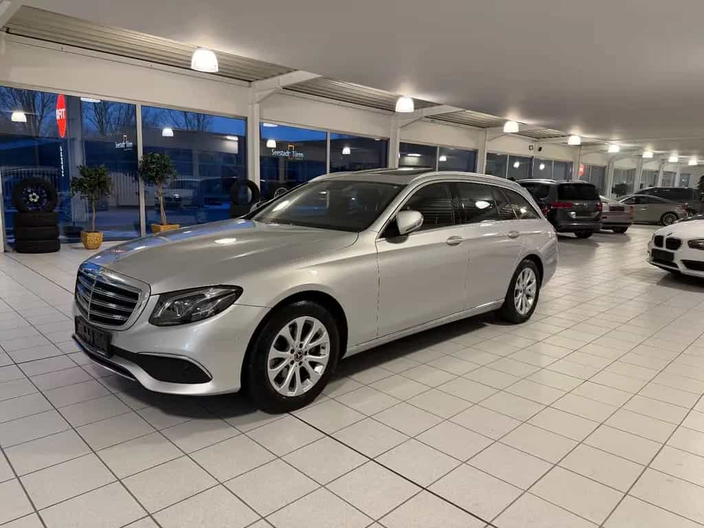 Mercedes-Benz E-Class 200 T EXCLUSIV,COMAND,GSD, ABN, AHK,SCHECKH. 05/2019-photo-0