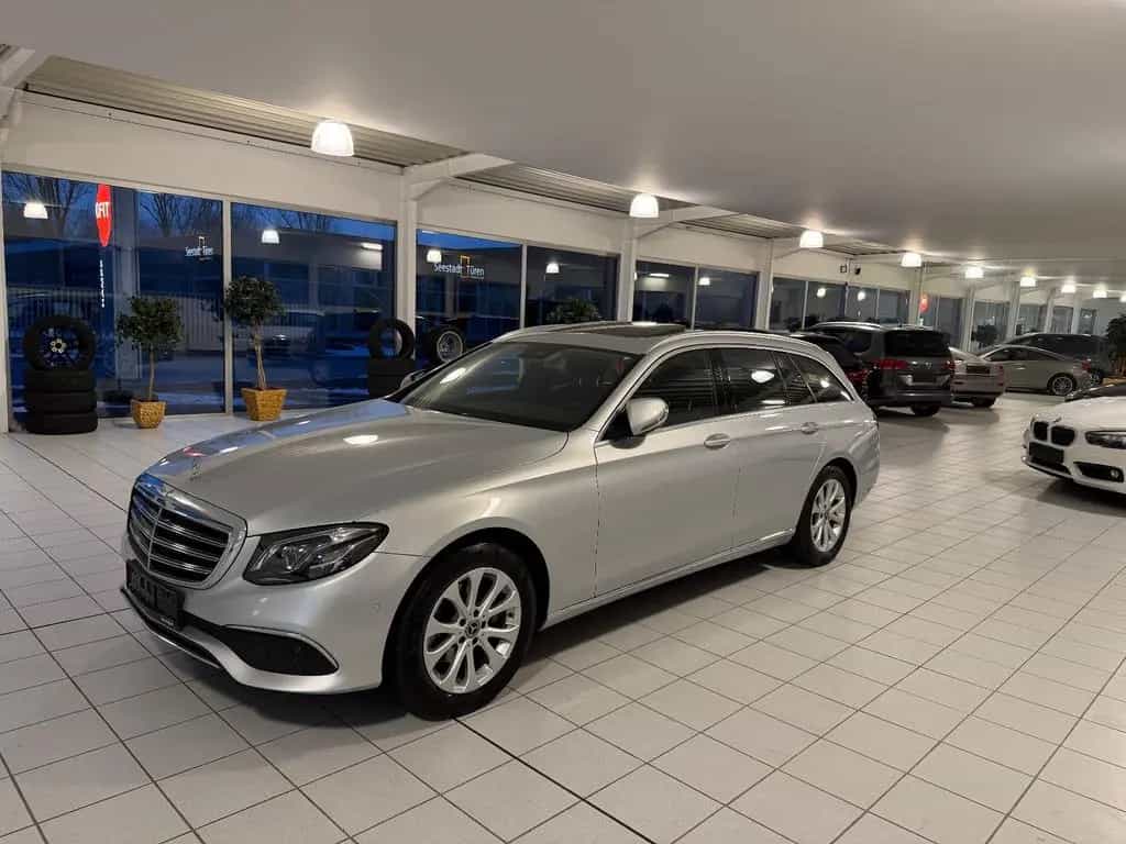 Mercedes-Benz E-Class 200 T EXCLUSIV,COMAND,GSD, ABN, AHK,SCHECKH. 05/2019-photo-1