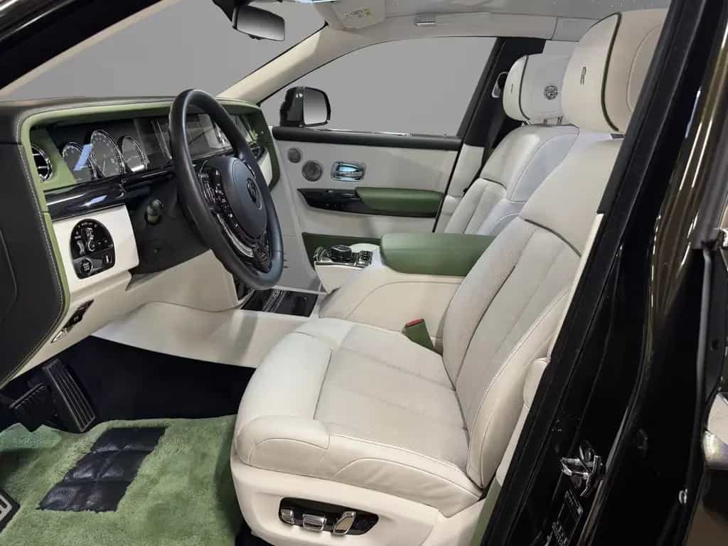 Rolls-Royce Phantom Extended (EWB) "The Connoisseur" 05/2022-photo-10
