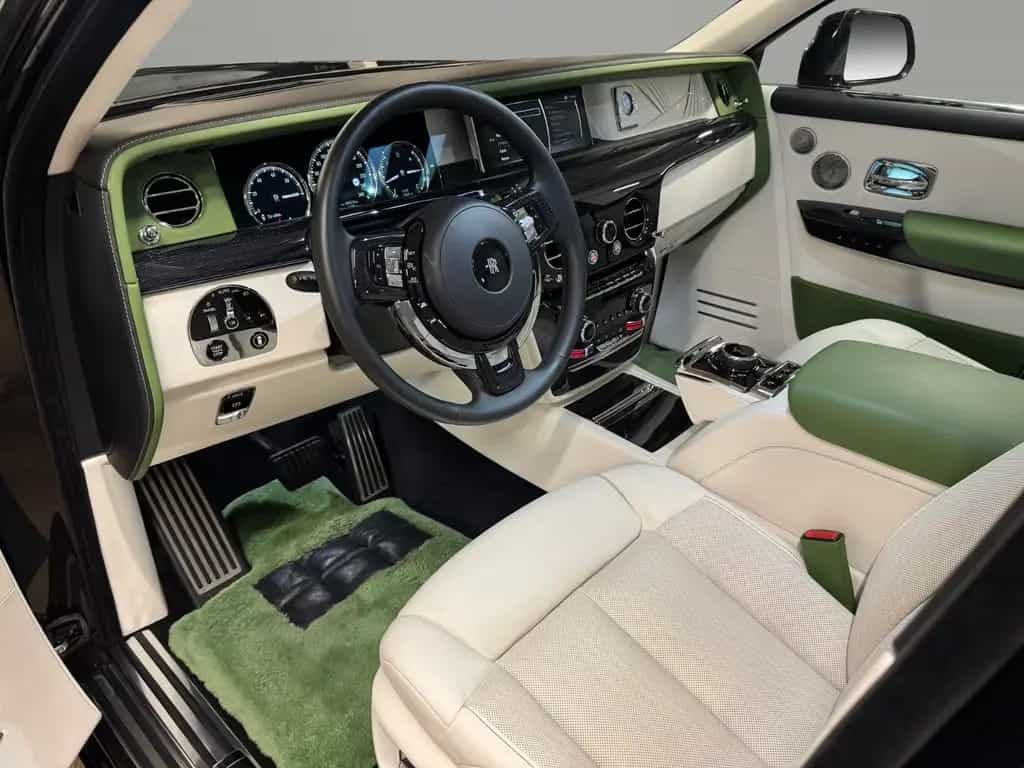 Rolls-Royce Phantom Extended (EWB) "The Connoisseur" 05/2022-photo-11