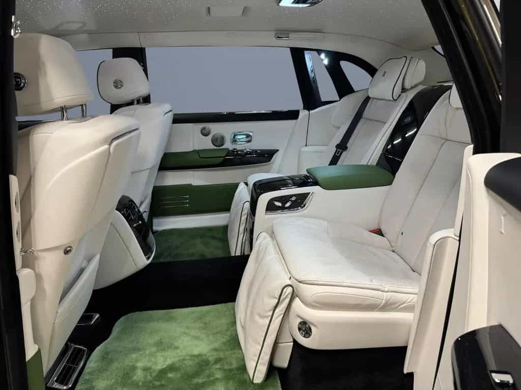 Rolls-Royce Phantom Extended (EWB) "The Connoisseur" 05/2022-photo-14