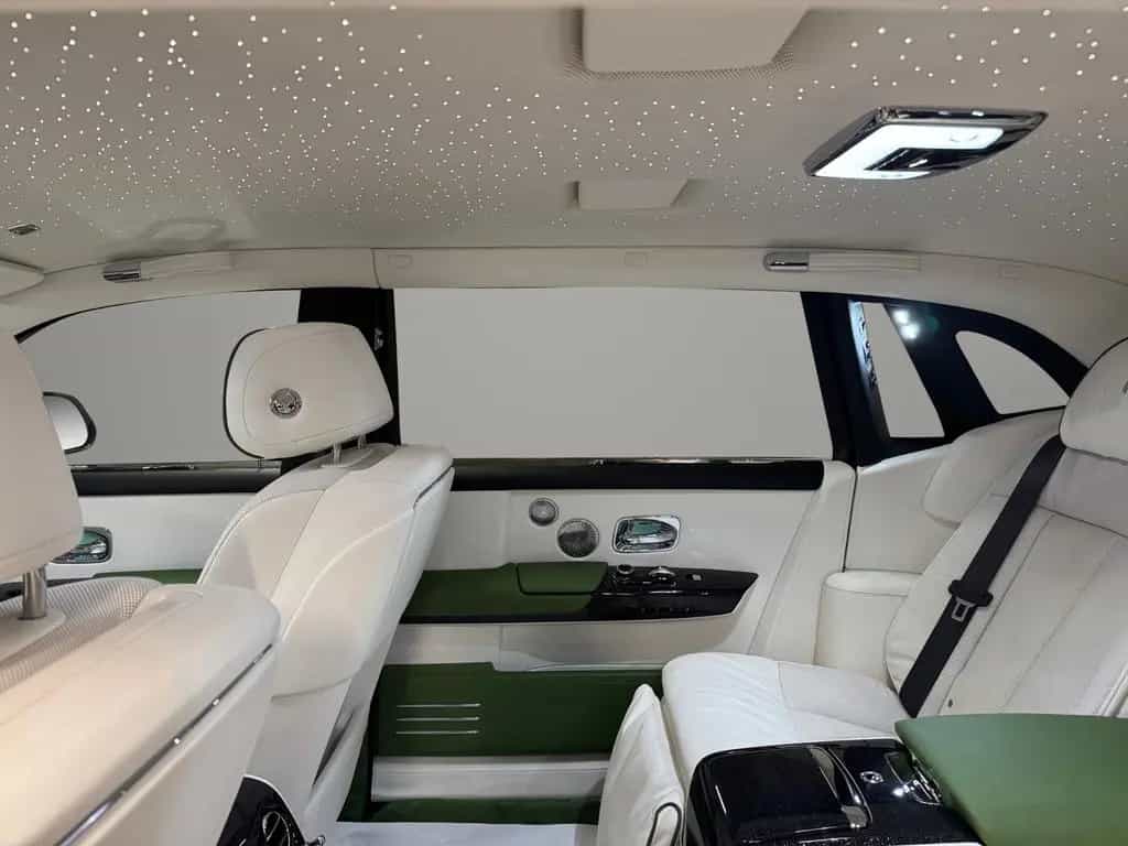 Rolls-Royce Phantom Extended (EWB) "The Connoisseur" 05/2022-photo-16