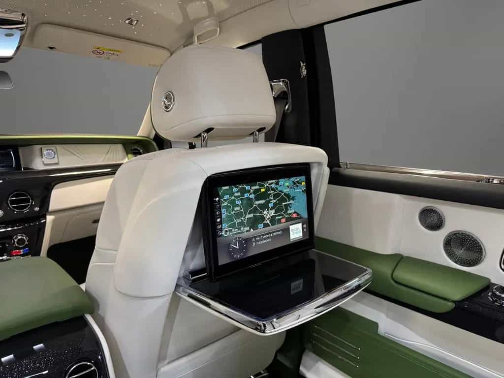 Rolls-Royce Phantom Extended (EWB) "The Connoisseur" 05/2022-photo-19