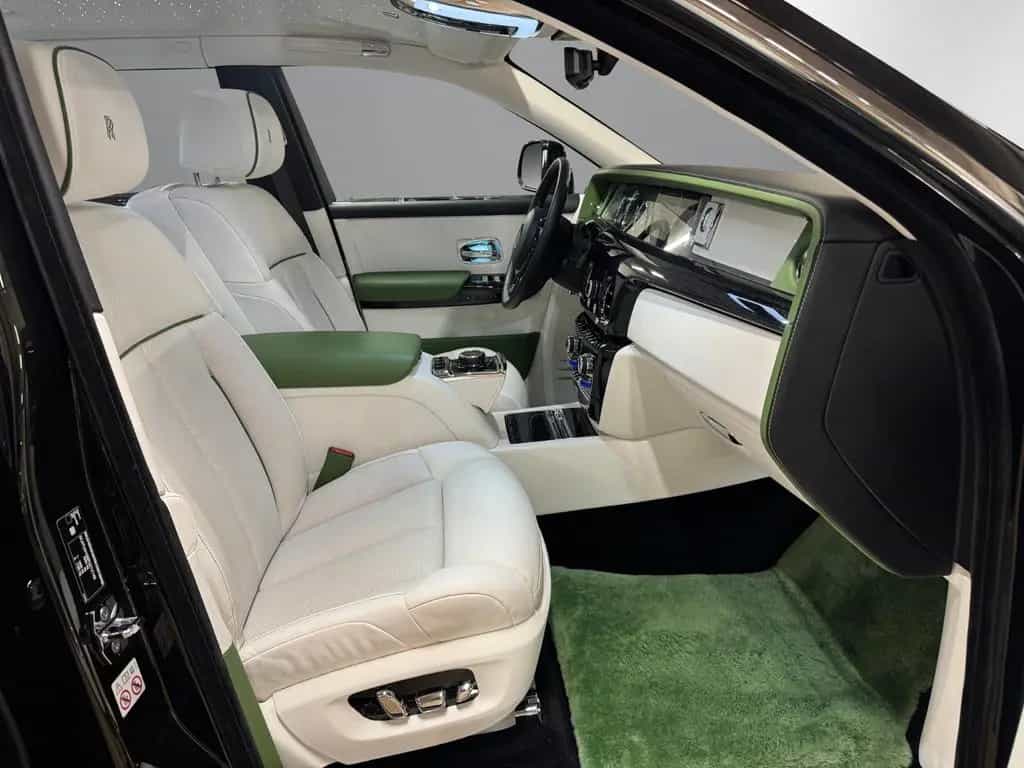 Rolls-Royce Phantom Extended (EWB) "The Connoisseur" 05/2022-photo-20