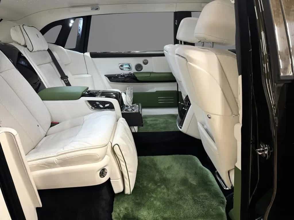 Rolls-Royce Phantom Extended (EWB) "The Connoisseur" 05/2022-photo-24