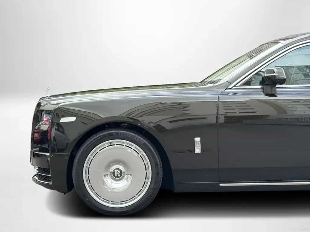 Rolls-Royce Phantom Extended (EWB) "The Connoisseur" 05/2022-photo-8