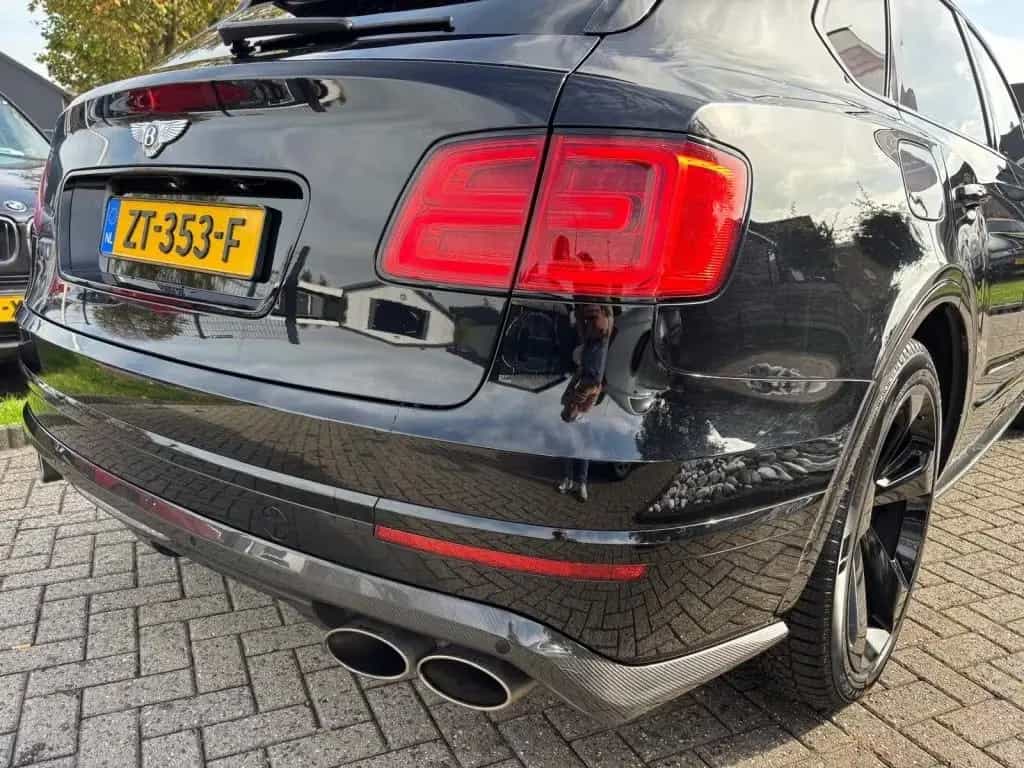 Bentley Bentayga 6.0 W12 Mulliner 2018 Zwart Carbon Akra 05/2018-photo-11