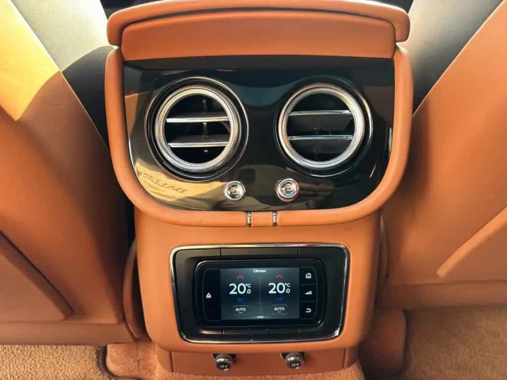 Bentley Bentayga 6.0 W12 Mulliner 2018 Zwart Carbon Akra 05/2018-photo-18