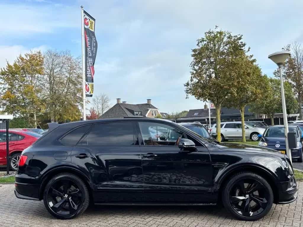 Bentley Bentayga 6.0 W12 Mulliner 2018 Zwart Carbon Akra 05/2018-photo-3