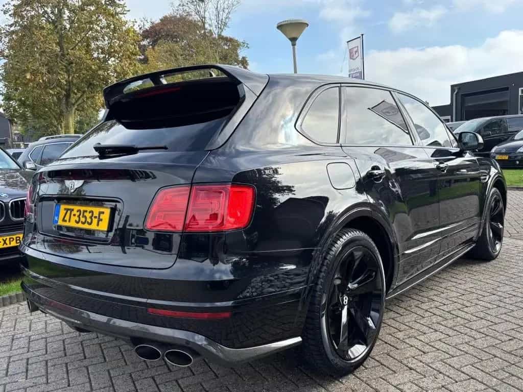 Bentley Bentayga 6.0 W12 Mulliner 2018 Zwart Carbon Akra 05/2018-photo-4