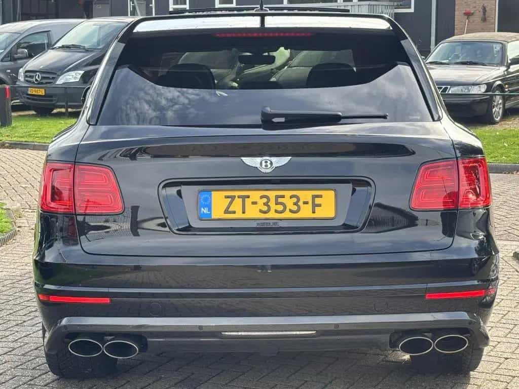 Bentley Bentayga 6.0 W12 Mulliner 2018 Zwart Carbon Akra 05/2018-photo-5