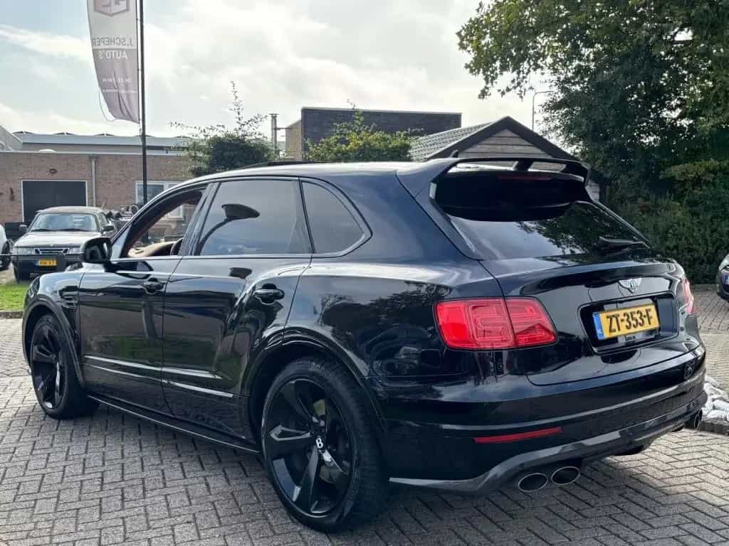 Bentley Bentayga 6.0 W12 Mulliner 2018 Zwart Carbon Akra 05/2018-photo-6