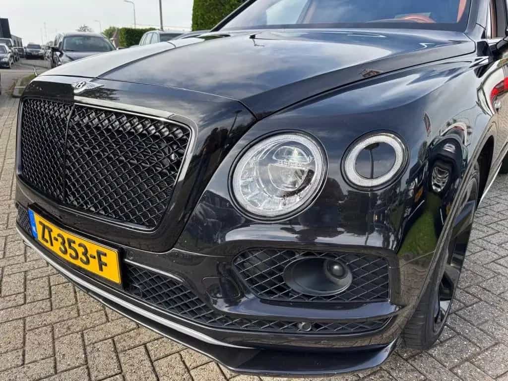 Bentley Bentayga 6.0 W12 Mulliner 2018 Zwart Carbon Akra 05/2018-photo-9
