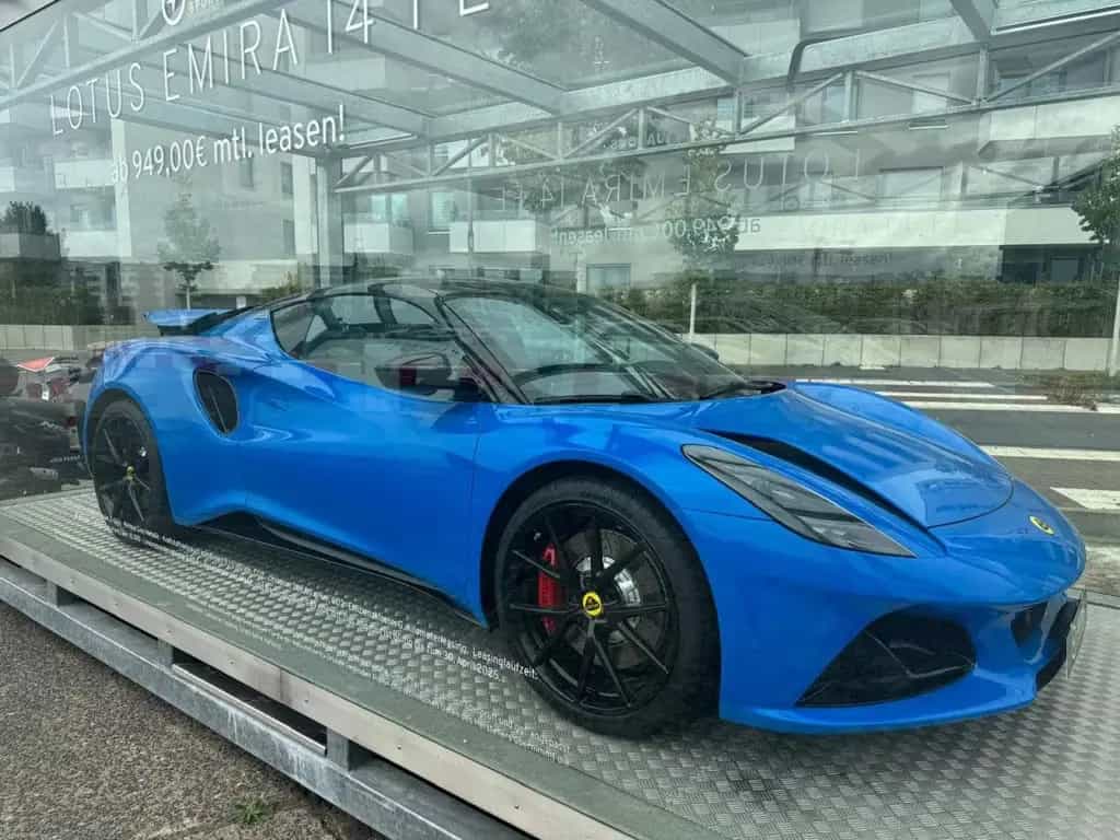 Lotus Emira 2.0 First Edition Seneca Blue null-photo-1