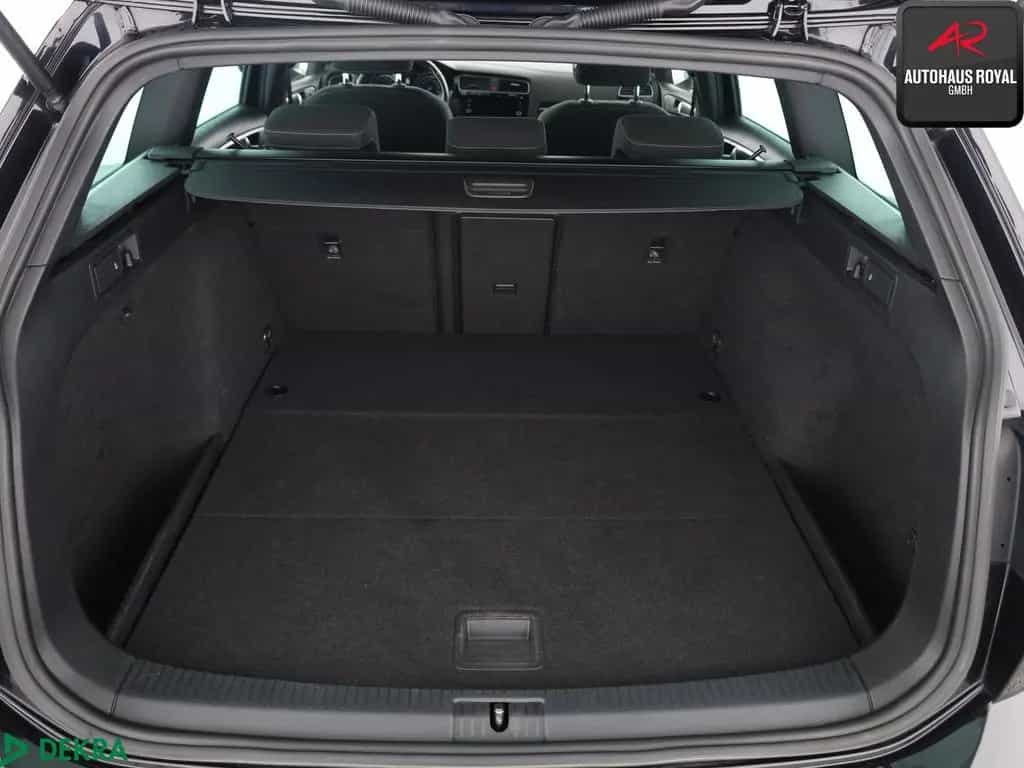 Volkswagen Golf Variant VII R 2.0 TSI 4M PANO,ACC,DYNAUDIO 01/2020-photo-11