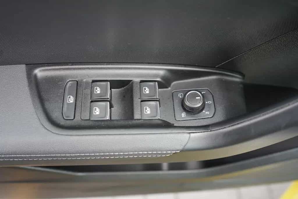 Audi A1 Sportback 1.0 TFSI LED Navi Tempomat DAB PDC 08/2019-photo-11