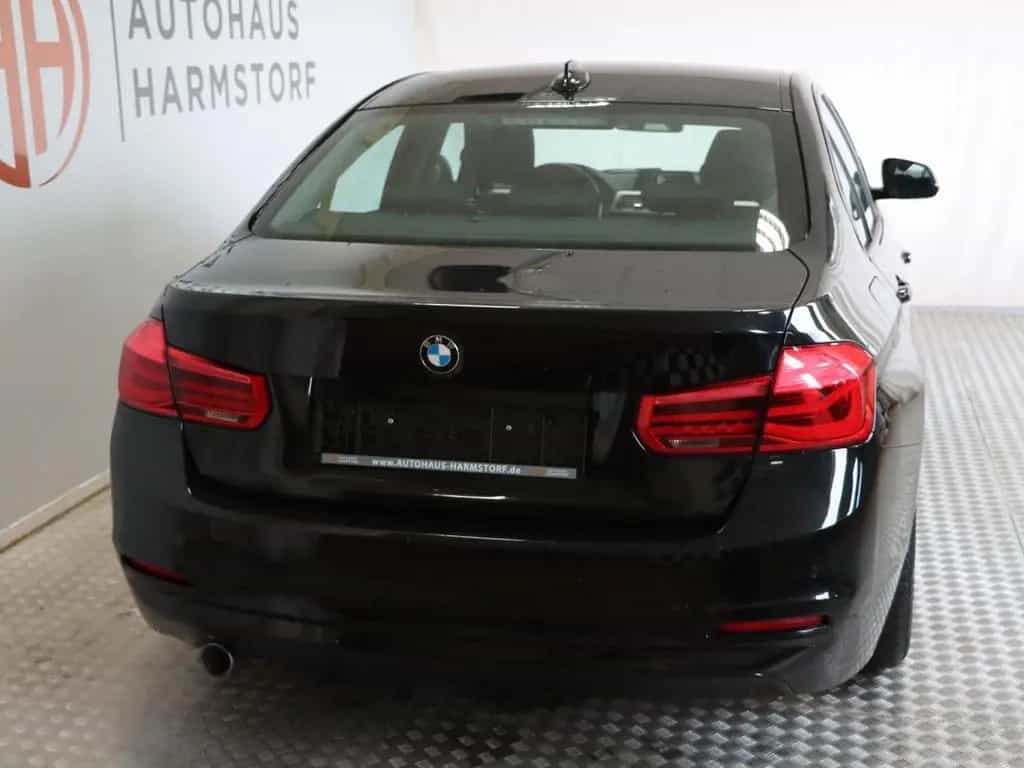 BMW 3 Series 318 Advantage LED SH 09/2017-photo-2