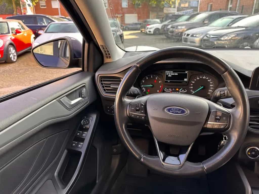 Ford Focus Turnier*AUTOMATIK*PDC*MFL*** 10/2018-photo-15