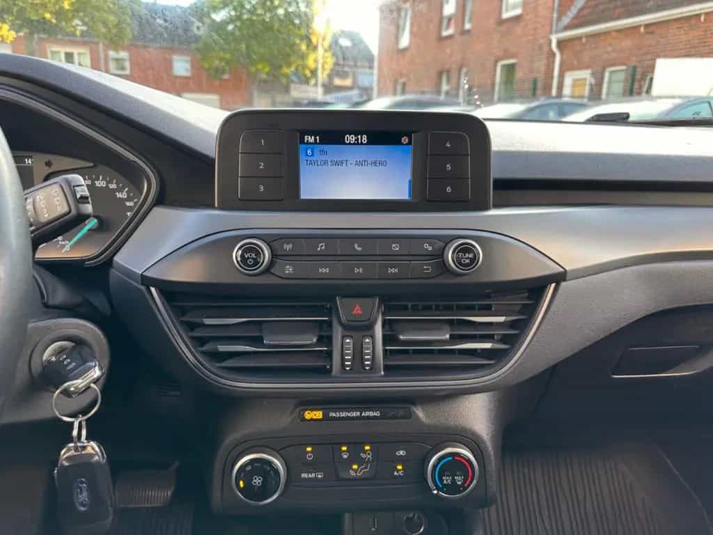 Ford Focus Turnier*AUTOMATIK*PDC*MFL*** 10/2018-photo-16