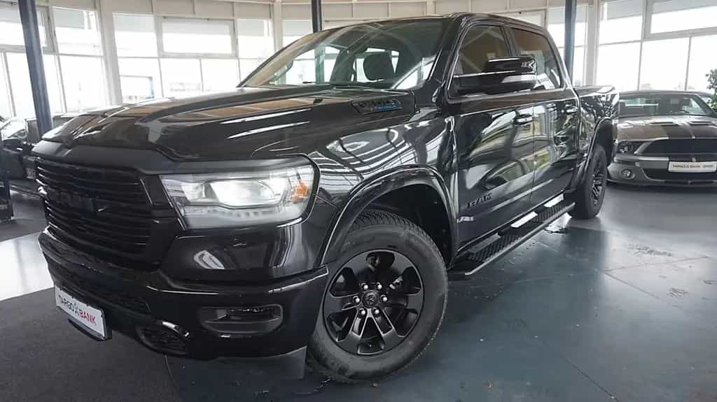 Dodge RAM 1500 HEMI *eTorque*Leder*AHK*Crew-Cab*Navi* 01/2022-photo-0