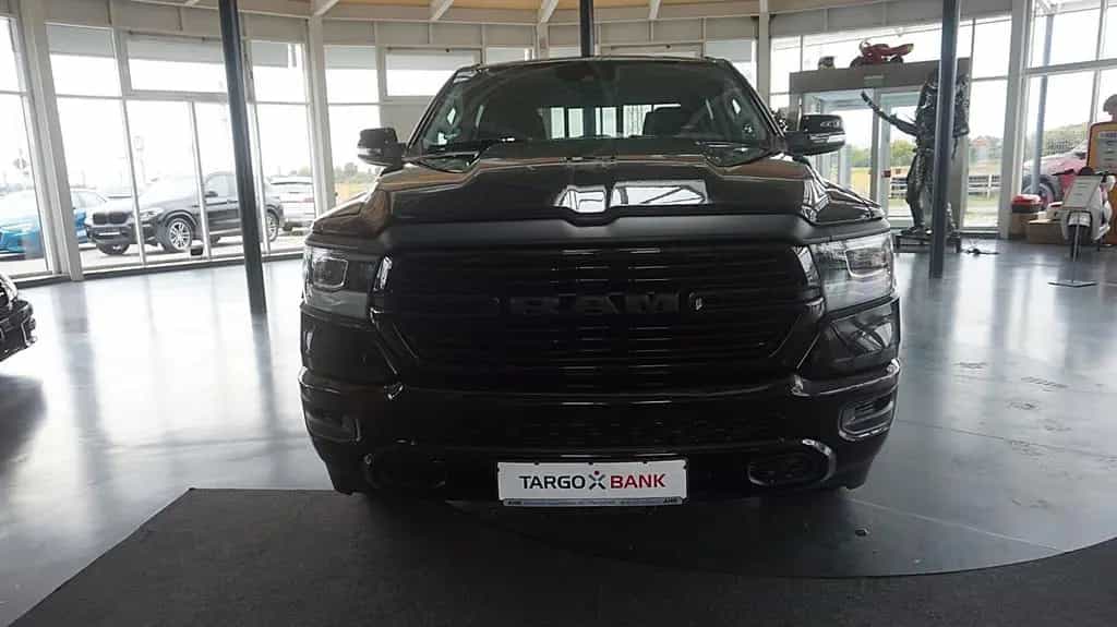 Dodge RAM 1500 HEMI *eTorque*Leder*AHK*Crew-Cab*Navi* 01/2022-photo-1