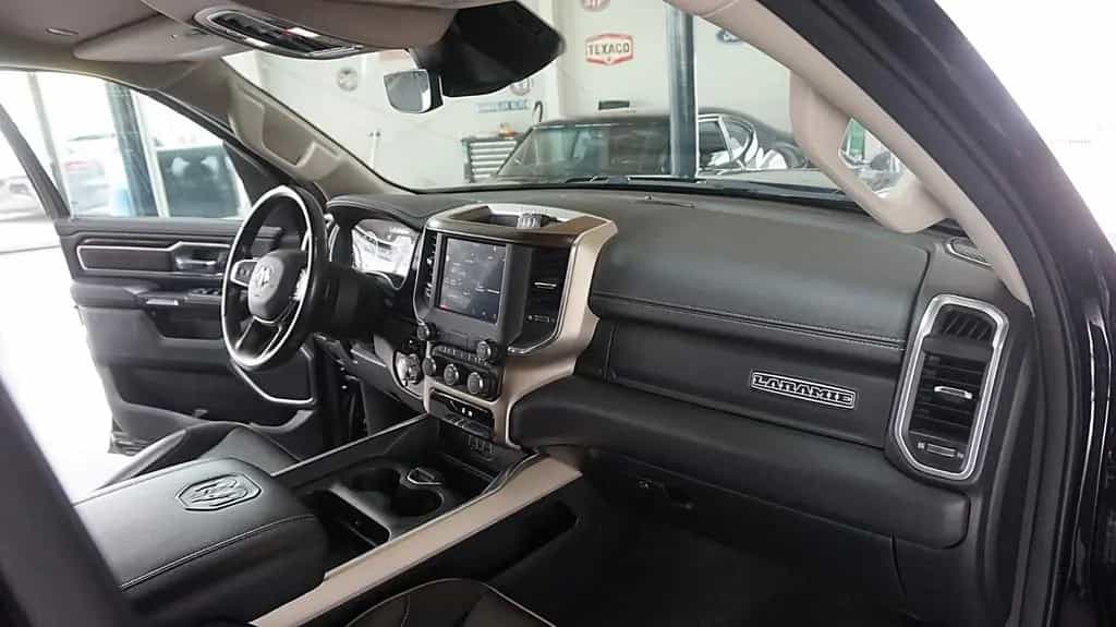 Dodge RAM 1500 HEMI *eTorque*Leder*AHK*Crew-Cab*Navi* 01/2022-photo-9