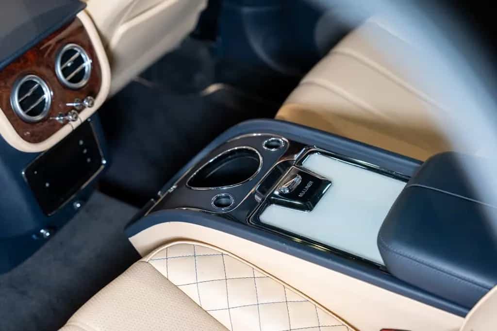 Bentley Bentayga 6.0 W12 Mulliner 4WD Autom. 08/2018-photo-17