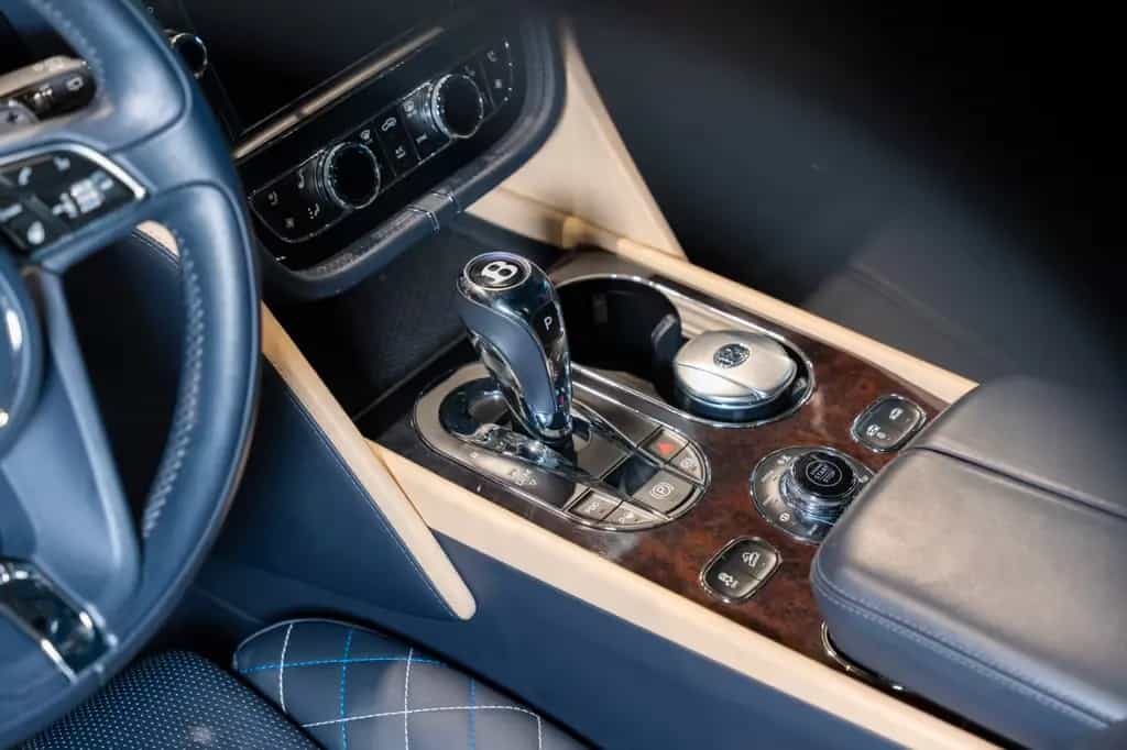 Bentley Bentayga 6.0 W12 Mulliner 4WD Autom. 08/2018-photo-18