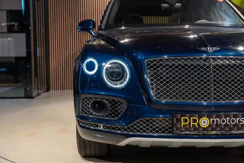 Bentley Bentayga 6.0 W12 Mulliner 4WD Autom. 08/2018-photo-2