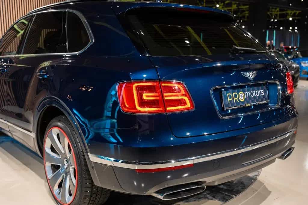Bentley Bentayga 6.0 W12 Mulliner 4WD Autom. 08/2018-photo-28