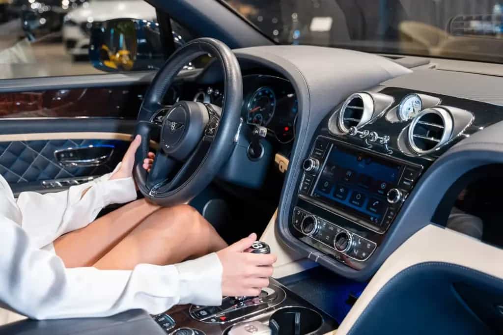 Bentley Bentayga 6.0 W12 Mulliner 4WD Autom. 08/2018-photo-8