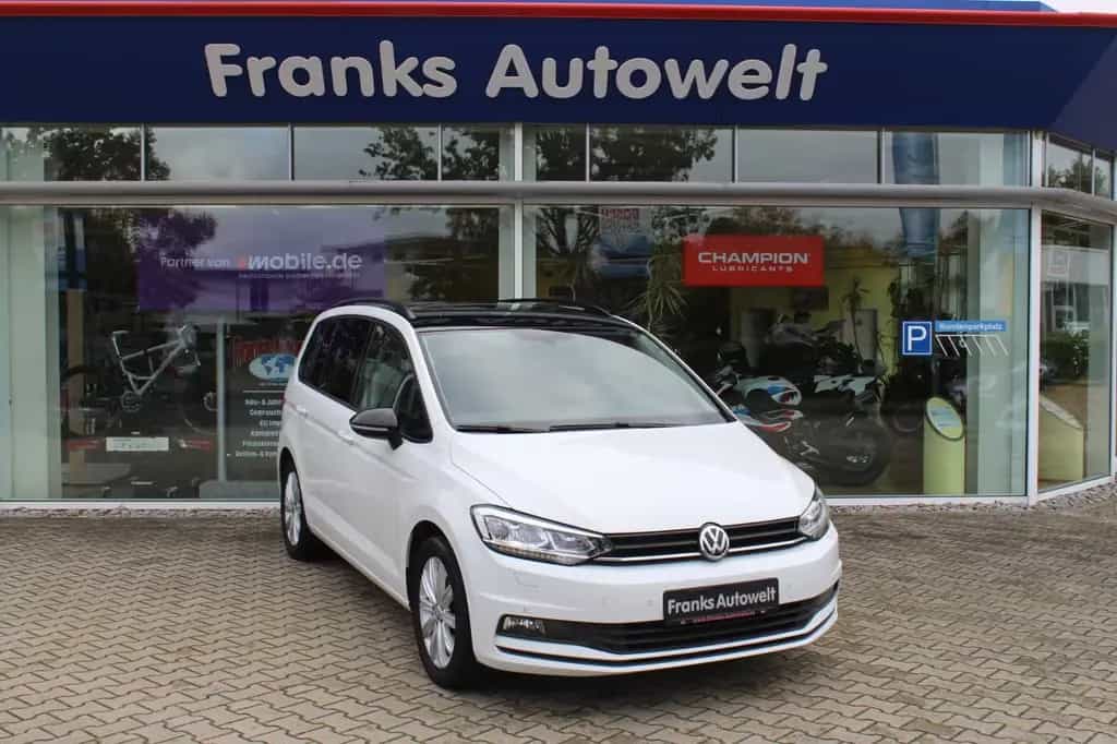 Volkswagen Touran 1.4l Highline + AHK 07/2018-photo-0
