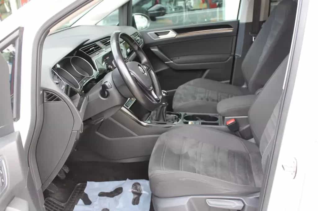 Volkswagen Touran 1.4l Highline + AHK 07/2018-photo-12