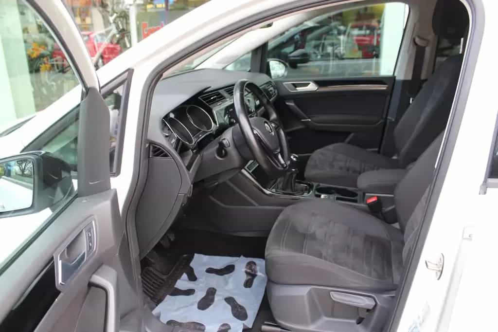Volkswagen Touran 1.4l Highline + AHK 07/2018-photo-13