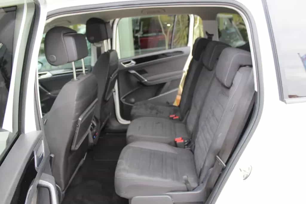 Volkswagen Touran 1.4l Highline + AHK 07/2018-photo-24