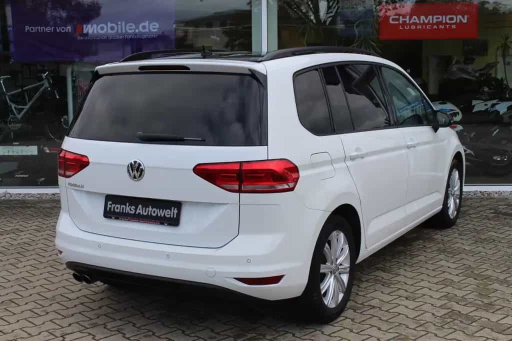 Volkswagen Touran 1.4l Highline + AHK 07/2018-photo-5