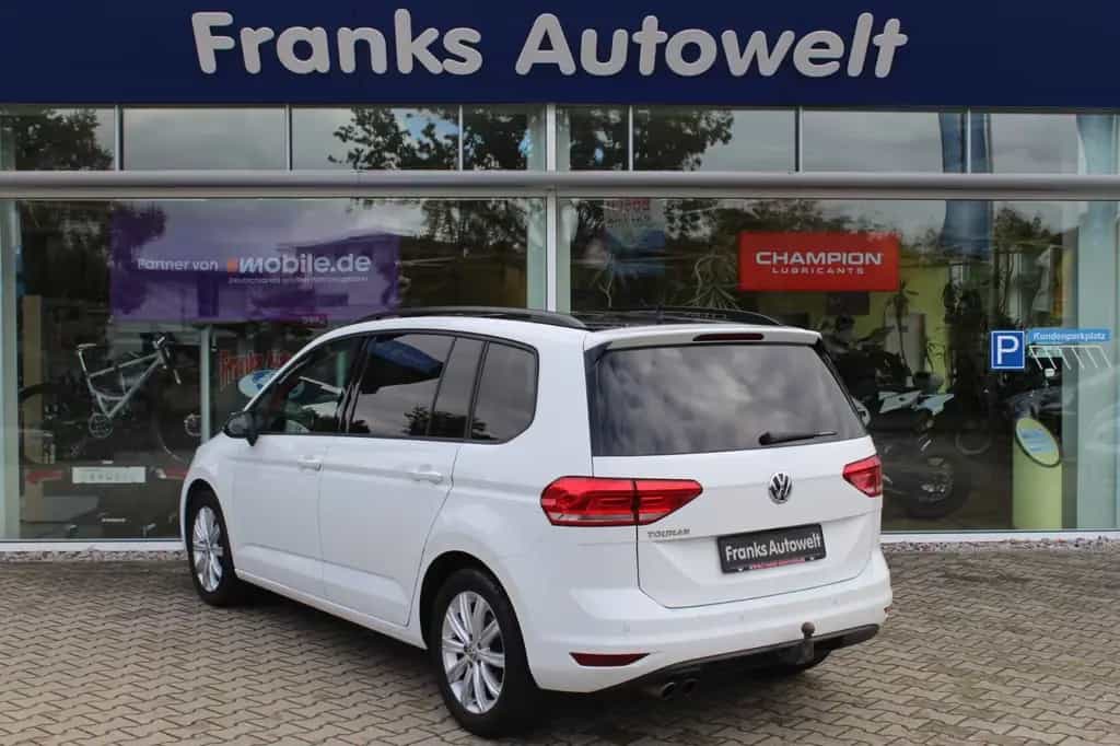 Volkswagen Touran 1.4l Highline + AHK 07/2018-photo-6