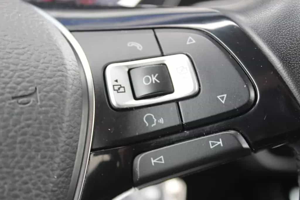 Volkswagen Touran 1.4l Highline + AHK 07/2018-photo-9