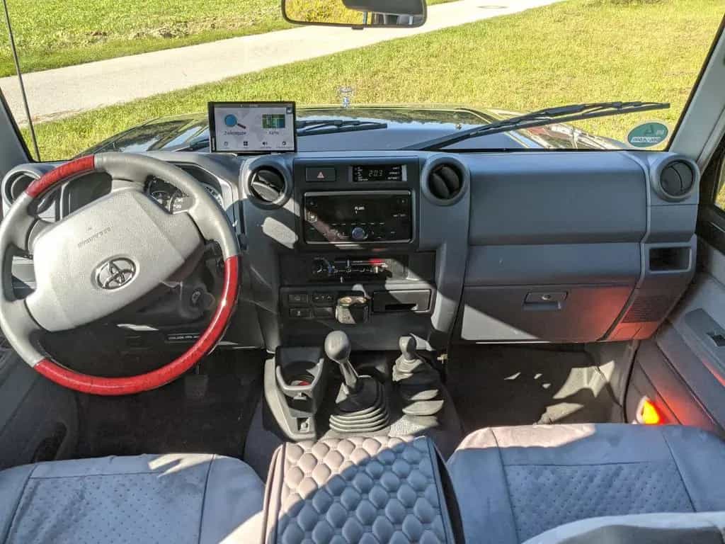 Toyota Land Cruiser GRJ 76 LX 07/2024-photo-3
