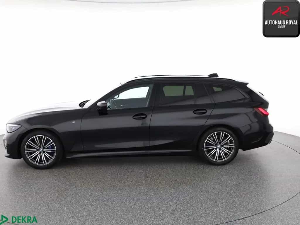 BMW 330 i T M SPORT SHADOW LASER,HUD,KAMERA,KEYLESS 09/2022-photo-1