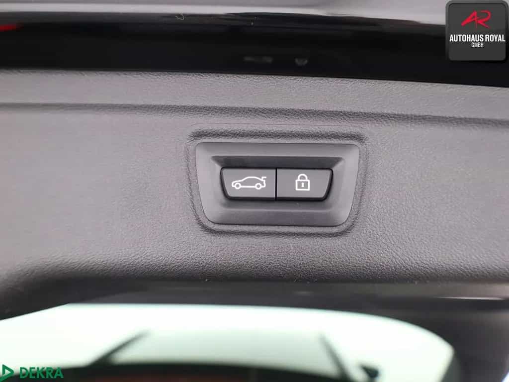 BMW 330 i T M SPORT SHADOW LASER,HUD,KAMERA,KEYLESS 09/2022-photo-12